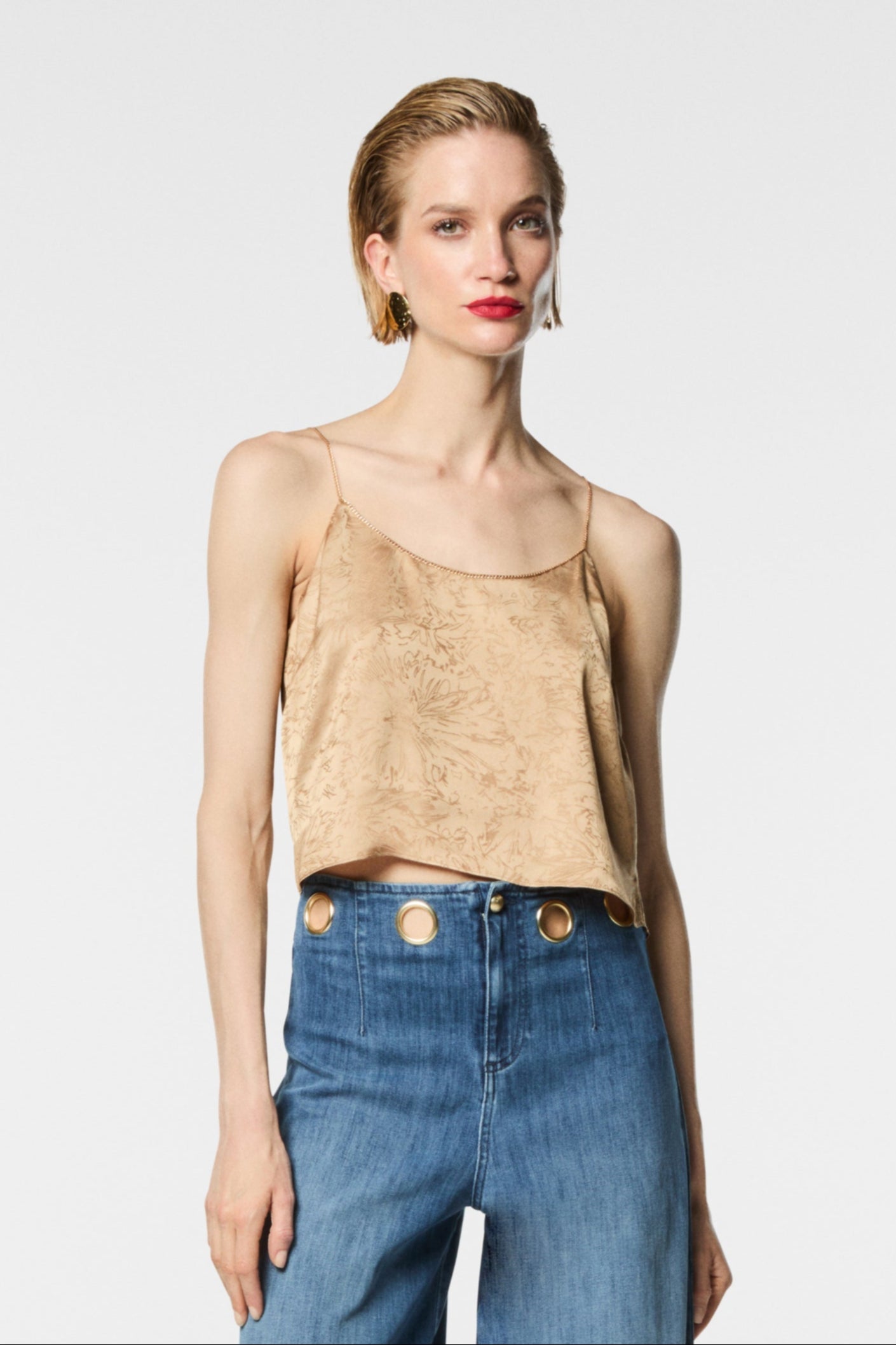 TOP - NENETTE