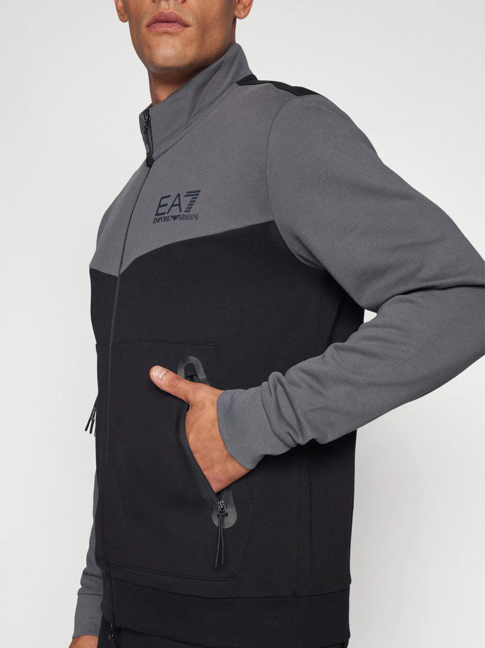 TUTA - EA7