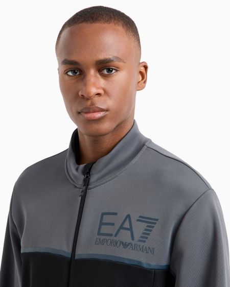 Tuta EA7