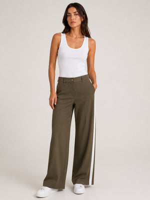 Pantalone Akè