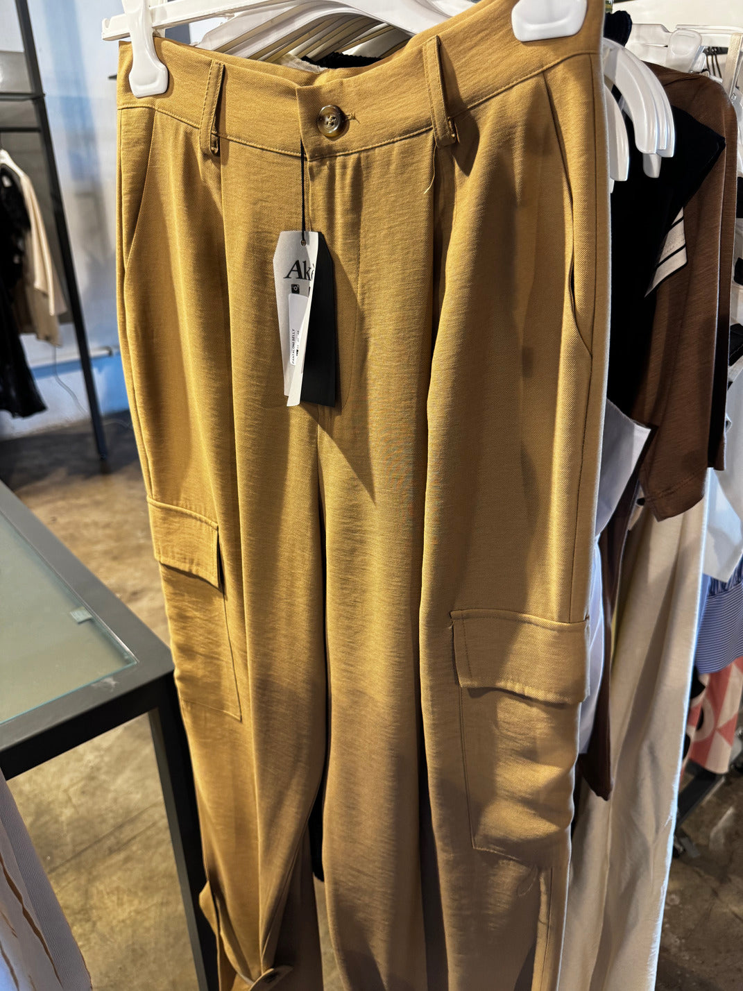 Pantalone Akè