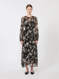  MSTCAMPO2616231025 004 MaxMara capsule little black dress 