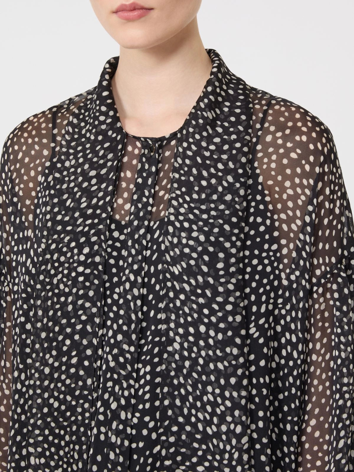  MSTETERE2616261015 003 MaxMara capsule little black dress 