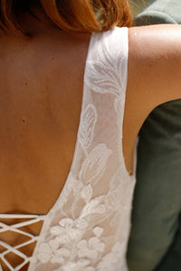  26401 IVORY TRES CHIC 