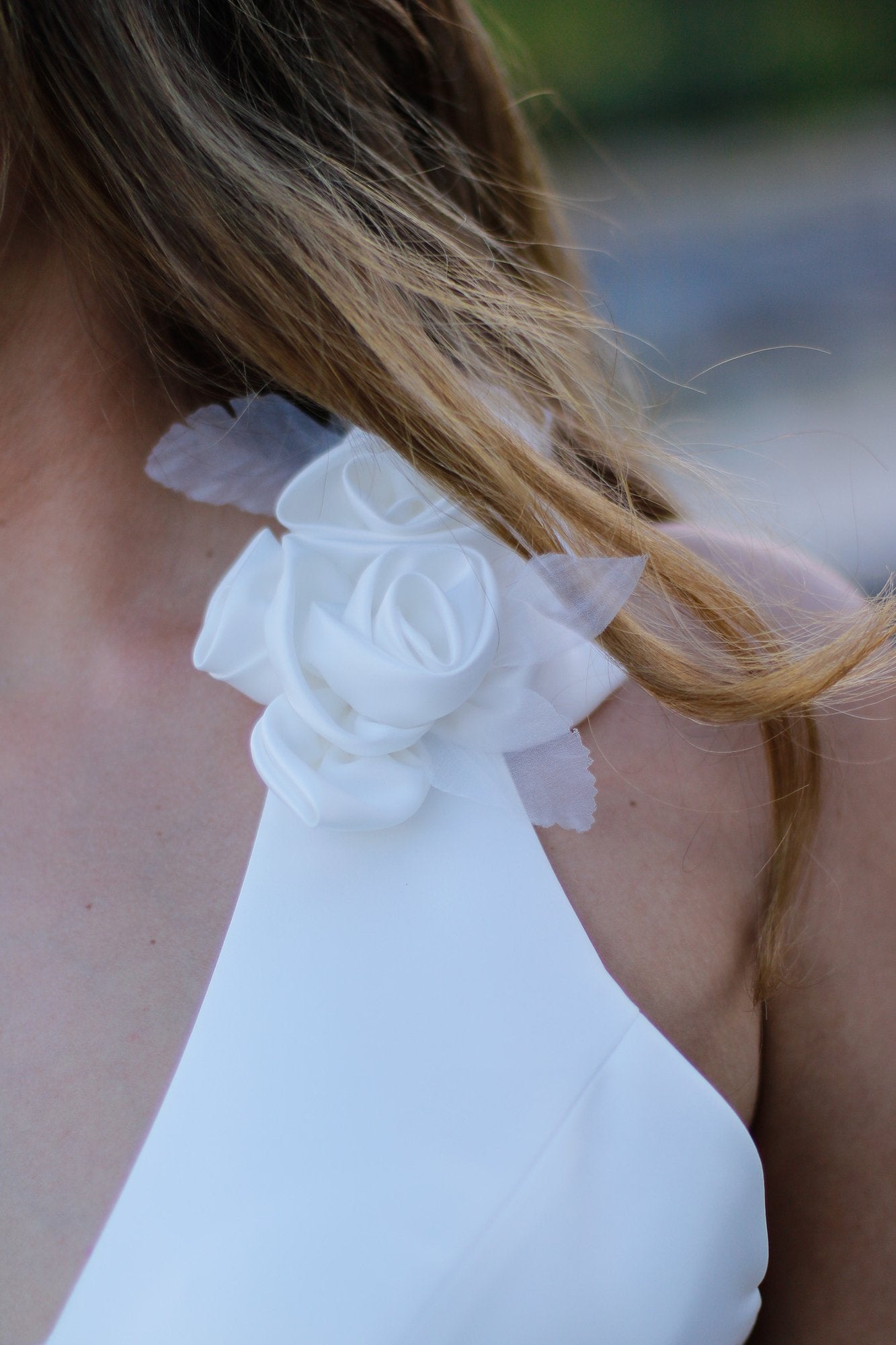 con spilla fiore 26607 IVORY TRES CHIC 