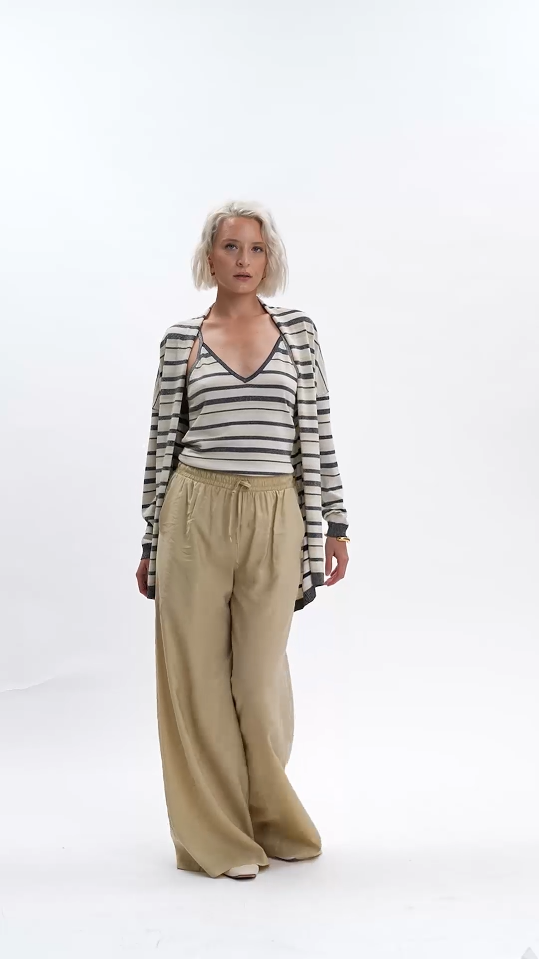 Cardigan White Wise