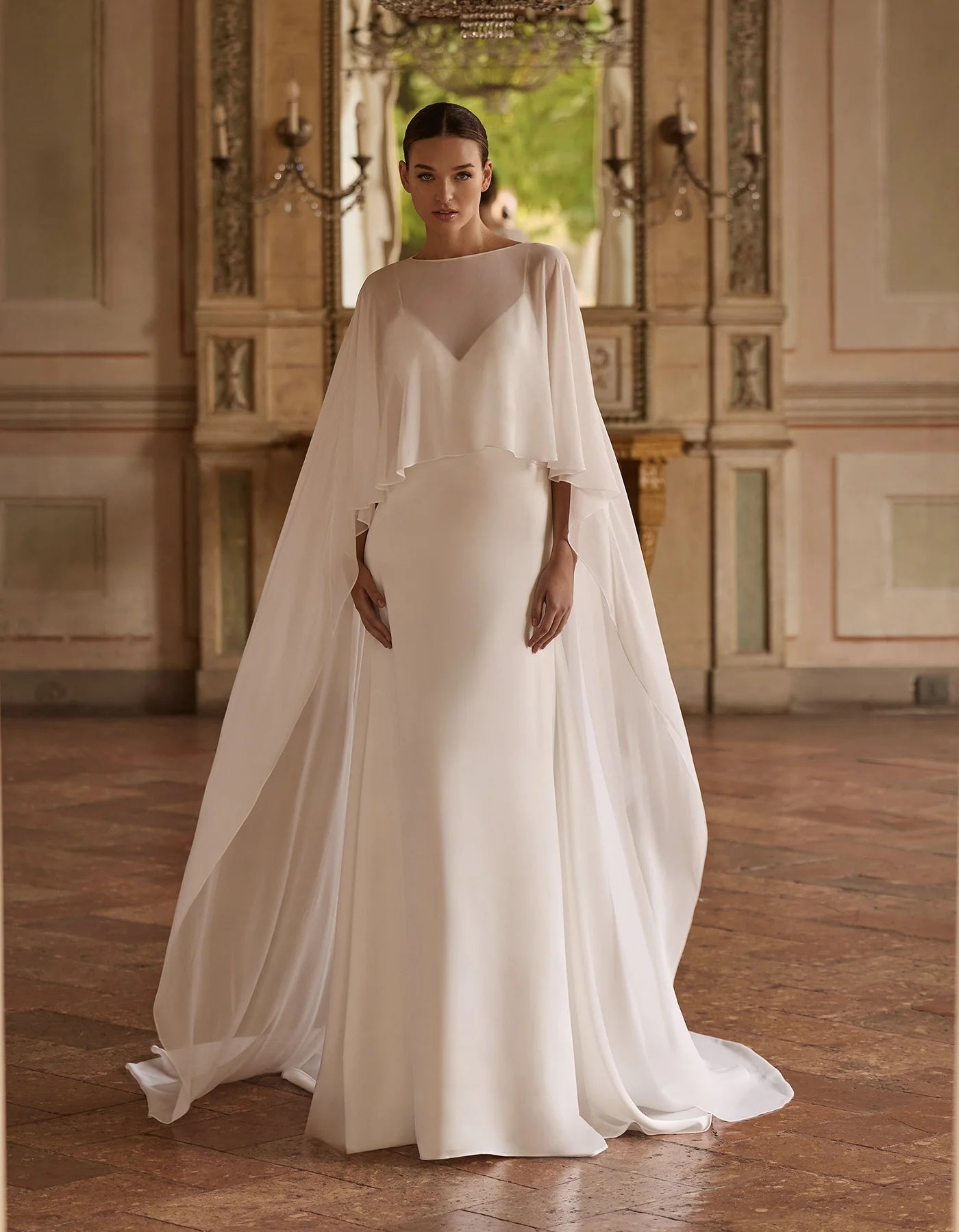 con mantello HILDUR/C 594408100 OFFWHITE Alberto Palatchi 