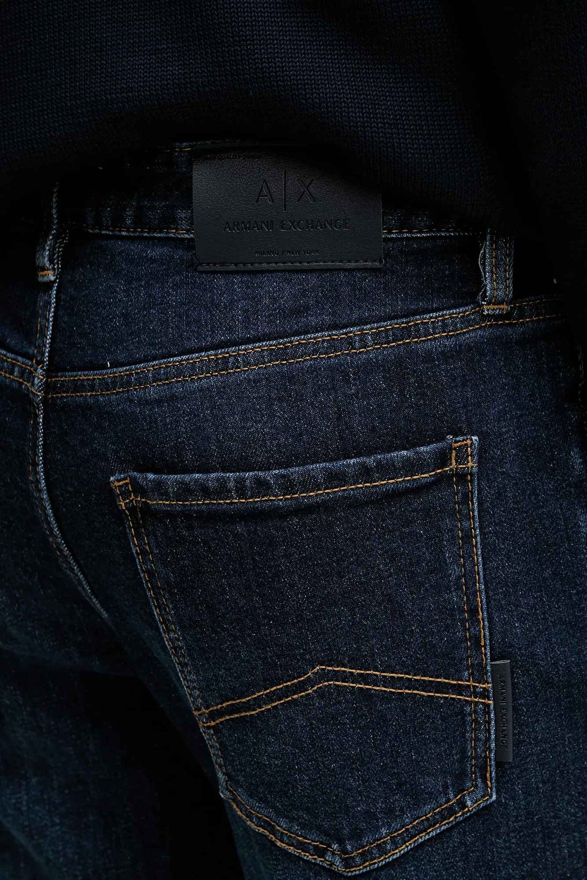 XM000070-AF14265 MB001 Armani Exchange 
