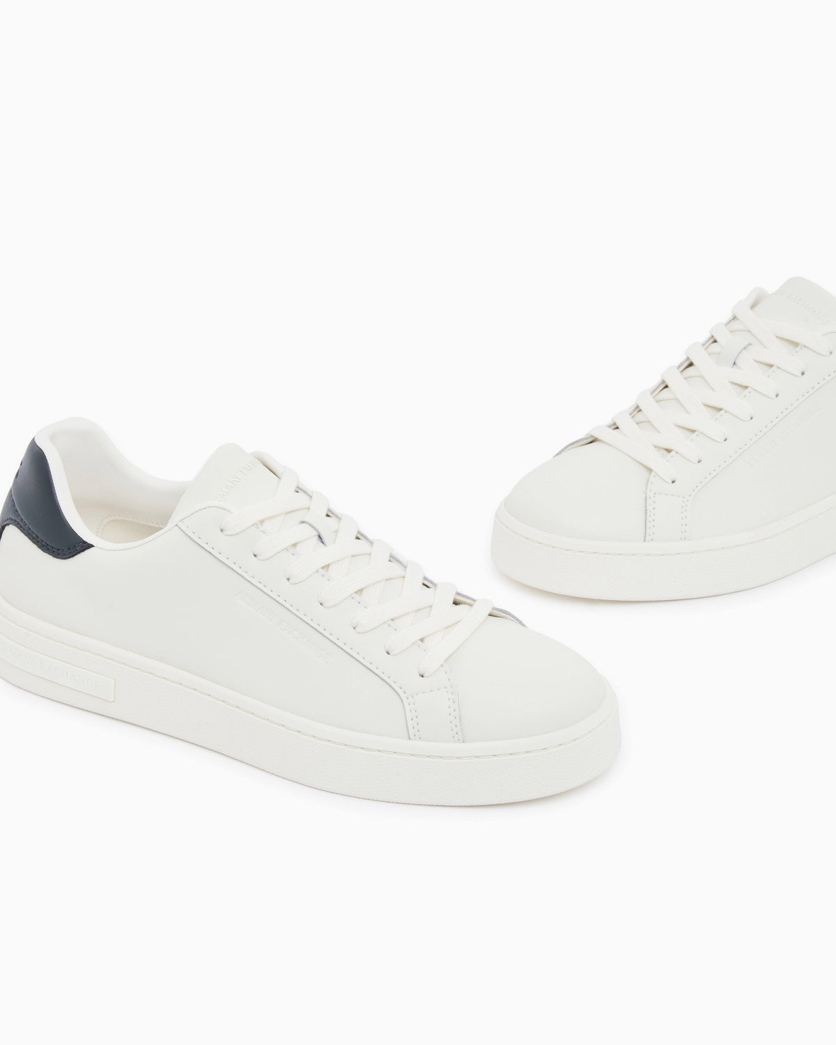  XM000141-AF11912 M0431 Armani Exchange 