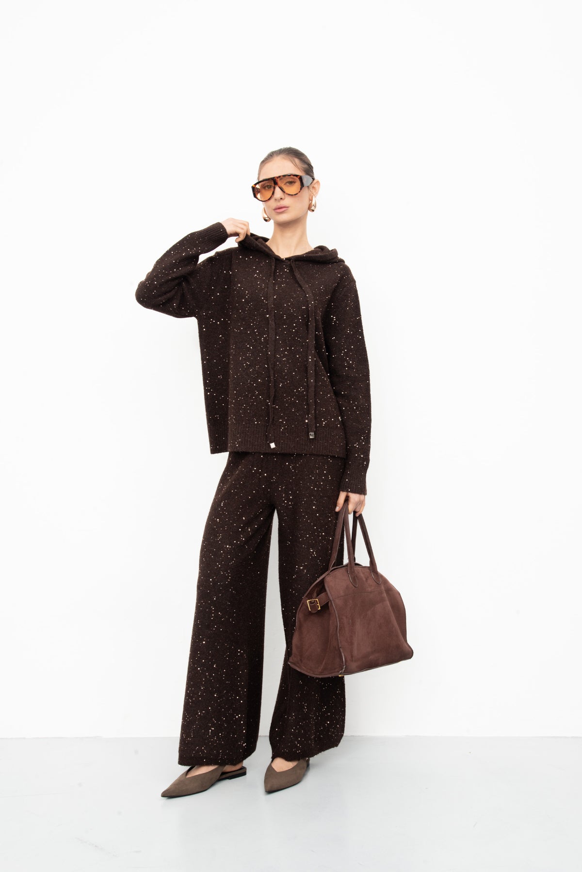 pull con cappuccio spacchetti fianchi paillettes 26067 120 Lolita 