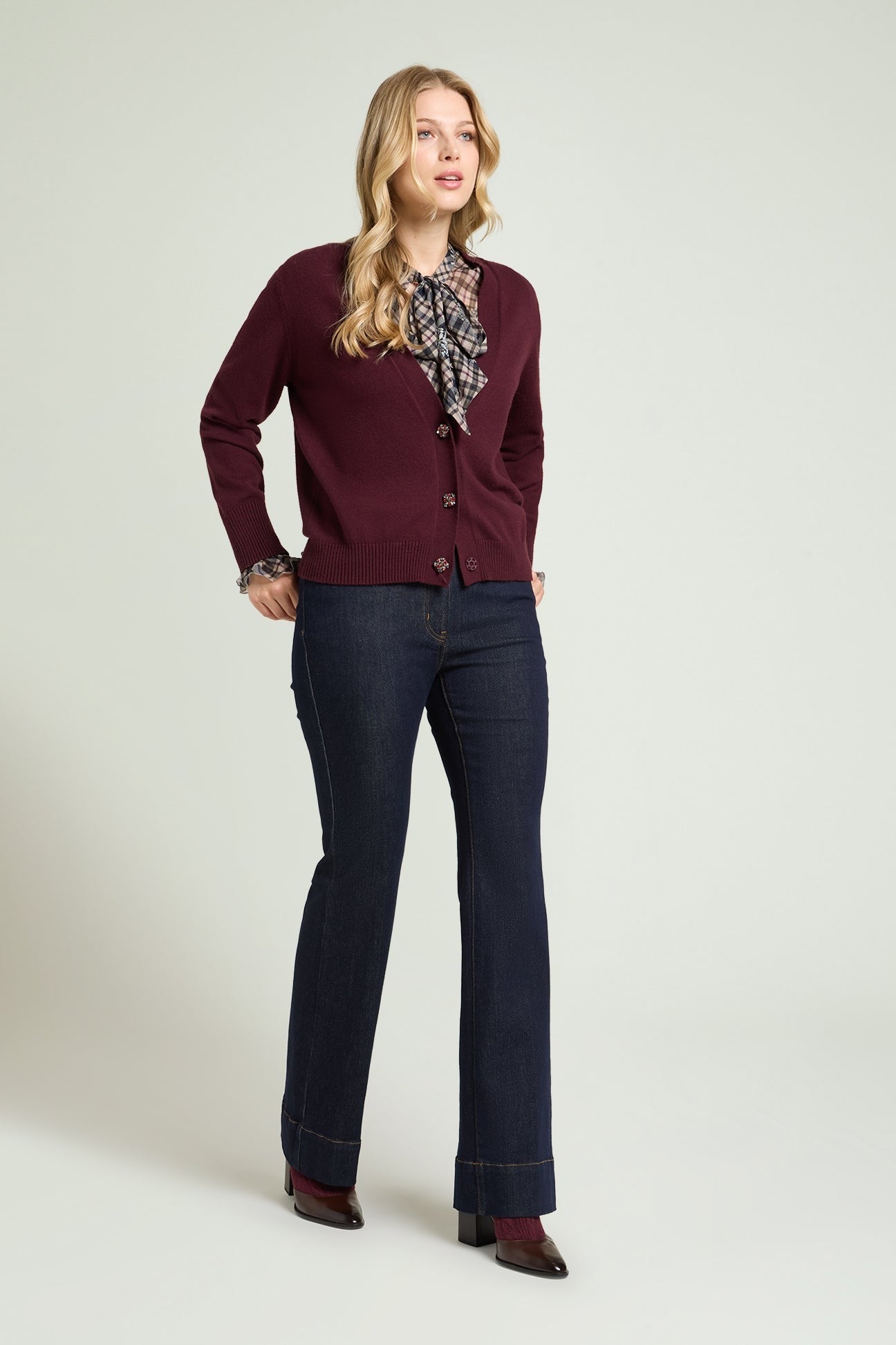  M250L008529N 29 Luisa Viola 