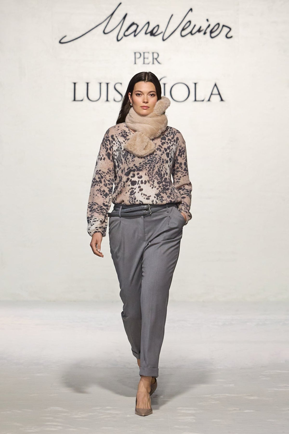  P054F002098N 13 Luisa Viola 