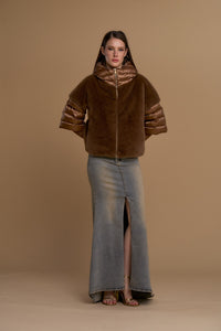 cappa simil pelliccia con manicotti 263SS027 cannella No Secrets 