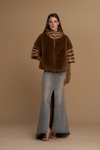 cappa simil pelliccia con manicotti 263SS027 cannella No Secrets 
