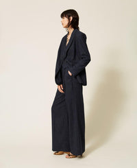  262AP2361 13687 Twinset actitude 