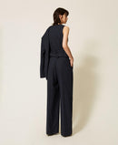  262AP2361 13687 Twinset actitude 