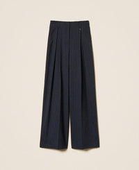  262AP2361 13687 Twinset actitude 