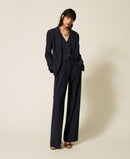  262AP2364 13687 Twinset actitude 