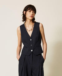  262AP2365 13687 Twinset actitude 