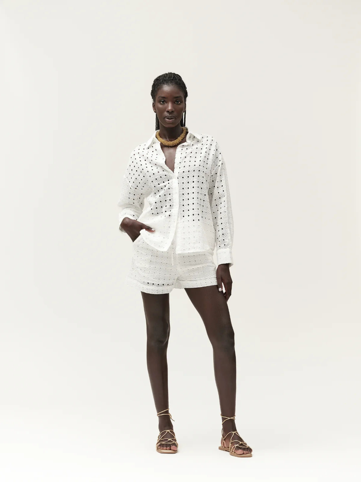 SHORT - WHITE WISE