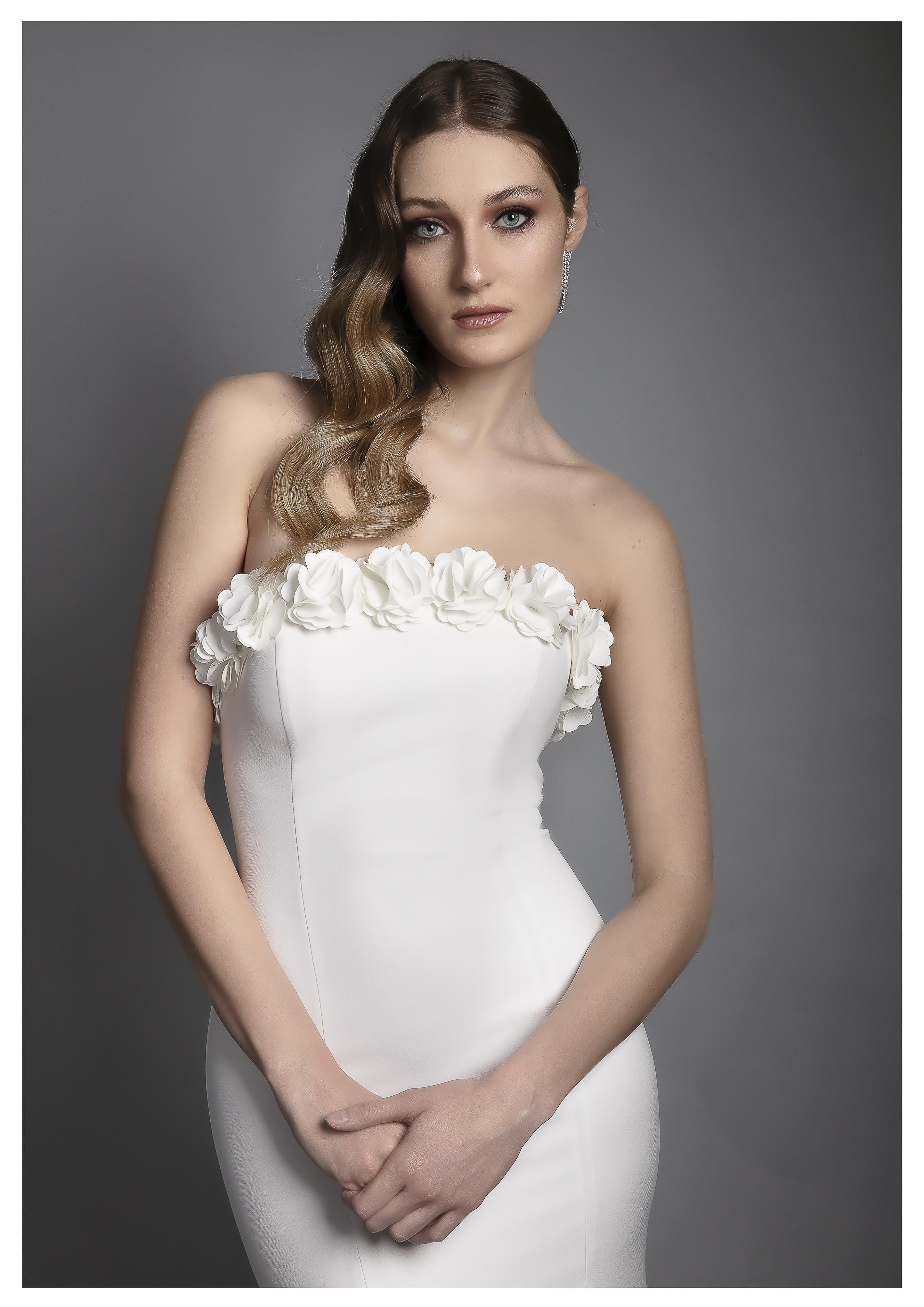 Abito Musani White Carpet