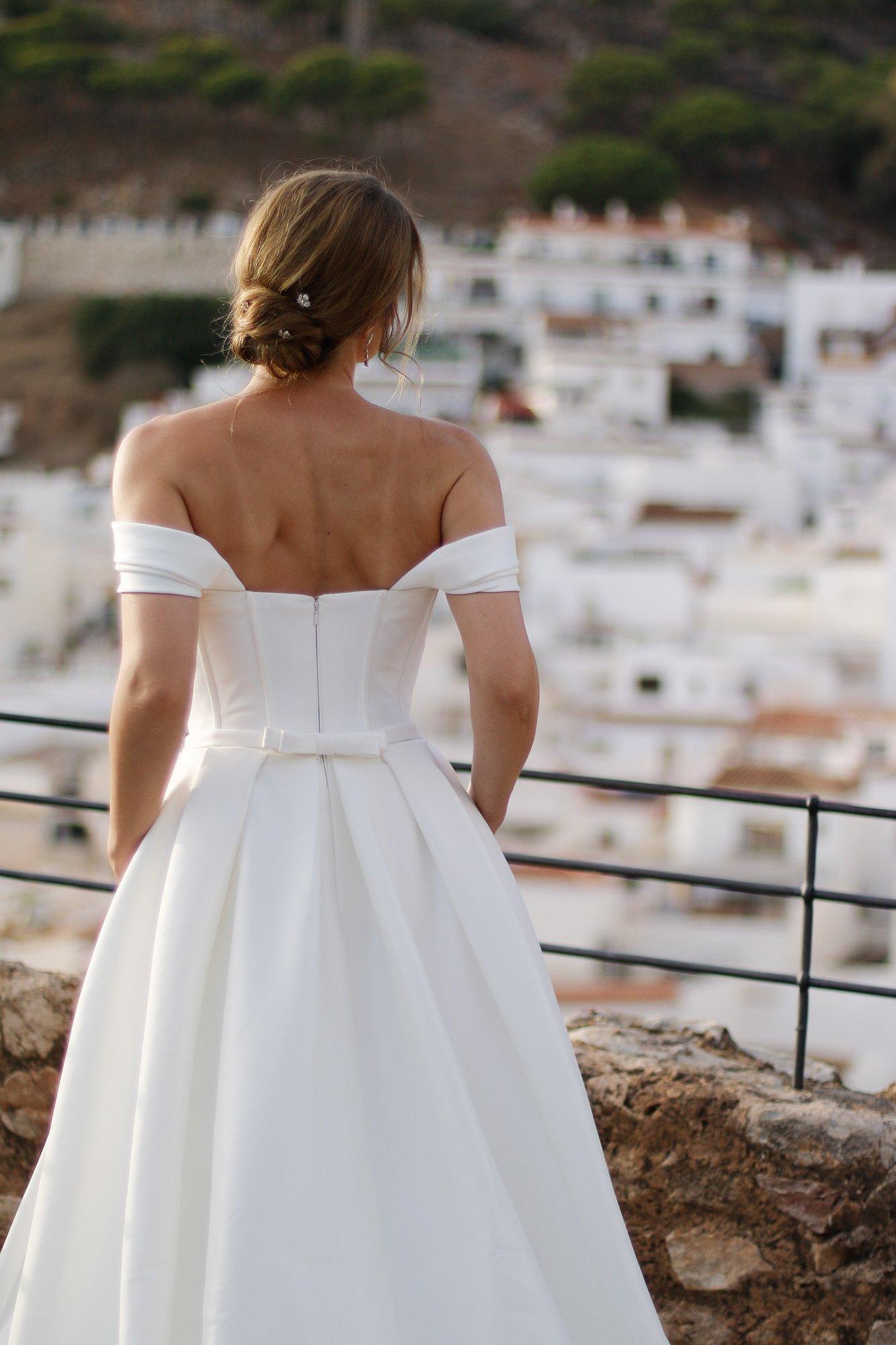 con spalline omerali+fiocco 26226 IVORY TRES CHIC 